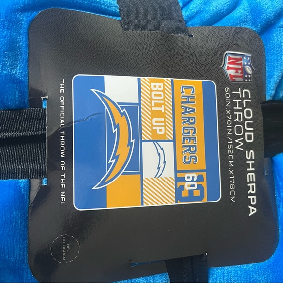 Chargers Sherpa throw blanket NWT - Picture 2 of 5
